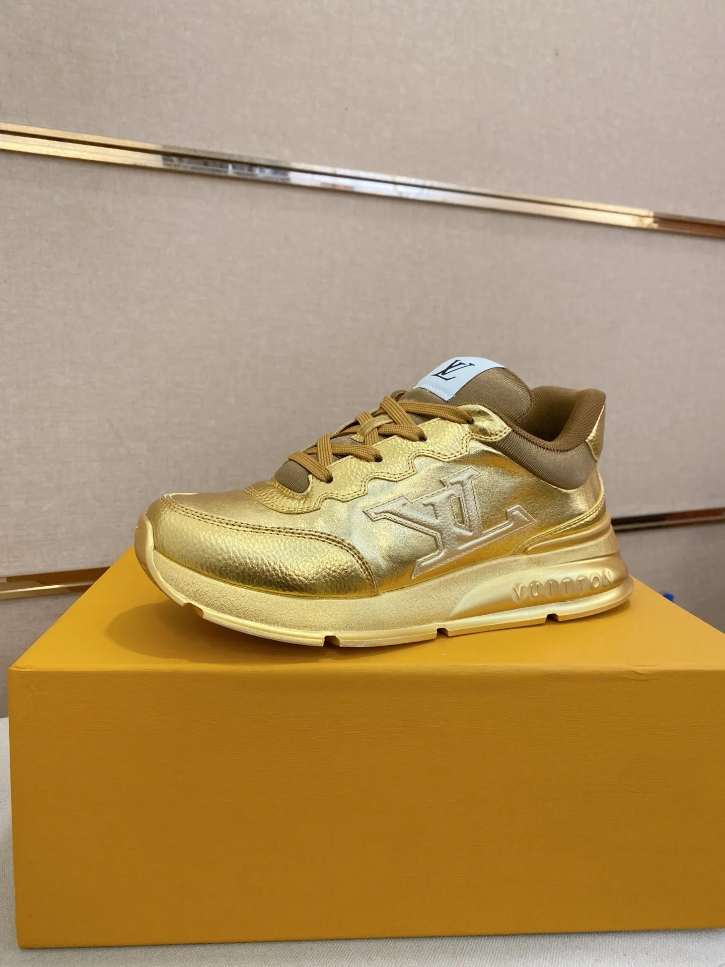Men's shoes 💰: 660💰 LV. Popular items in men's shoes counter, official website synchronization, 1:1 high quality shipping ✔️Original cowhide, original factory sole, 39-45 (38.46 customized, non-refundable)